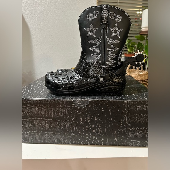 NEW in box Crocs cowboy boots with charms - Picture 5 of 10